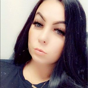 Meet your Posher, Kayla